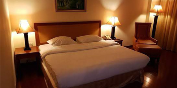 Golden View - Family Room